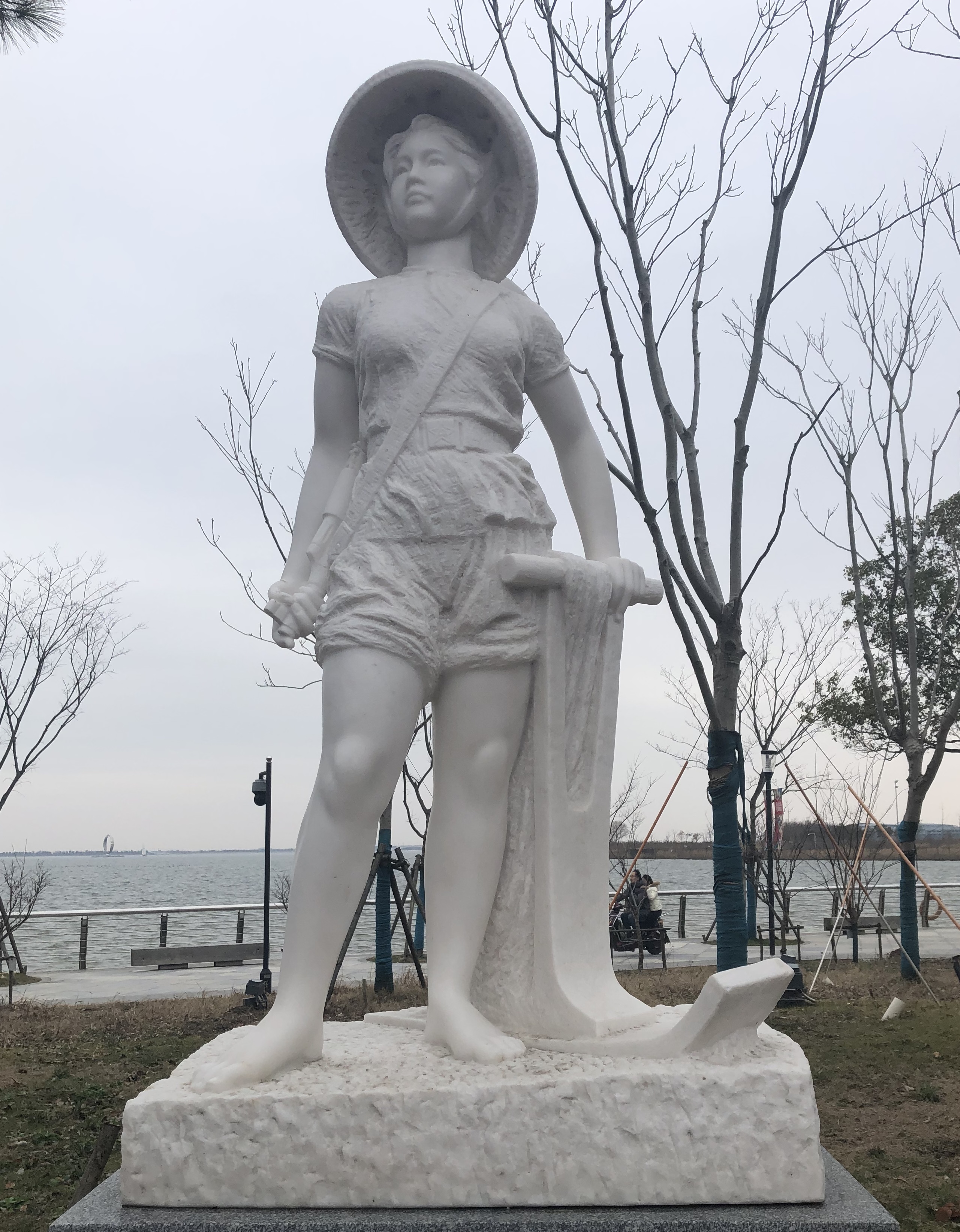 《滴水湖中国名家主题雕塑园》雕塑作品摄影(图14) 《滴水湖中国名家主题雕塑园》雕塑作品摄影(图14)