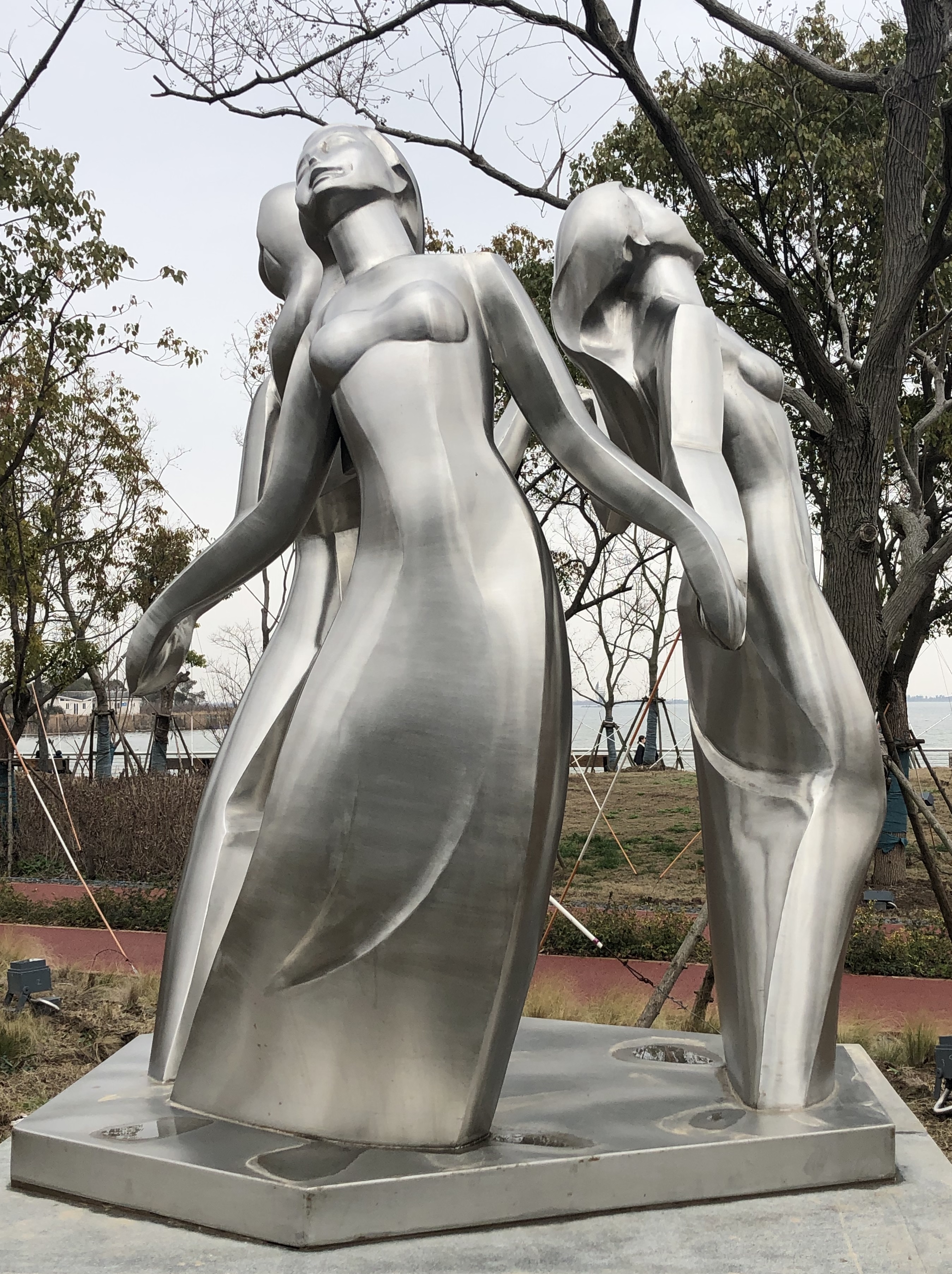 《滴水湖中国名家主题雕塑园》雕塑作品摄影(图24) 《滴水湖中国名家主题雕塑园》雕塑作品摄影(图24)