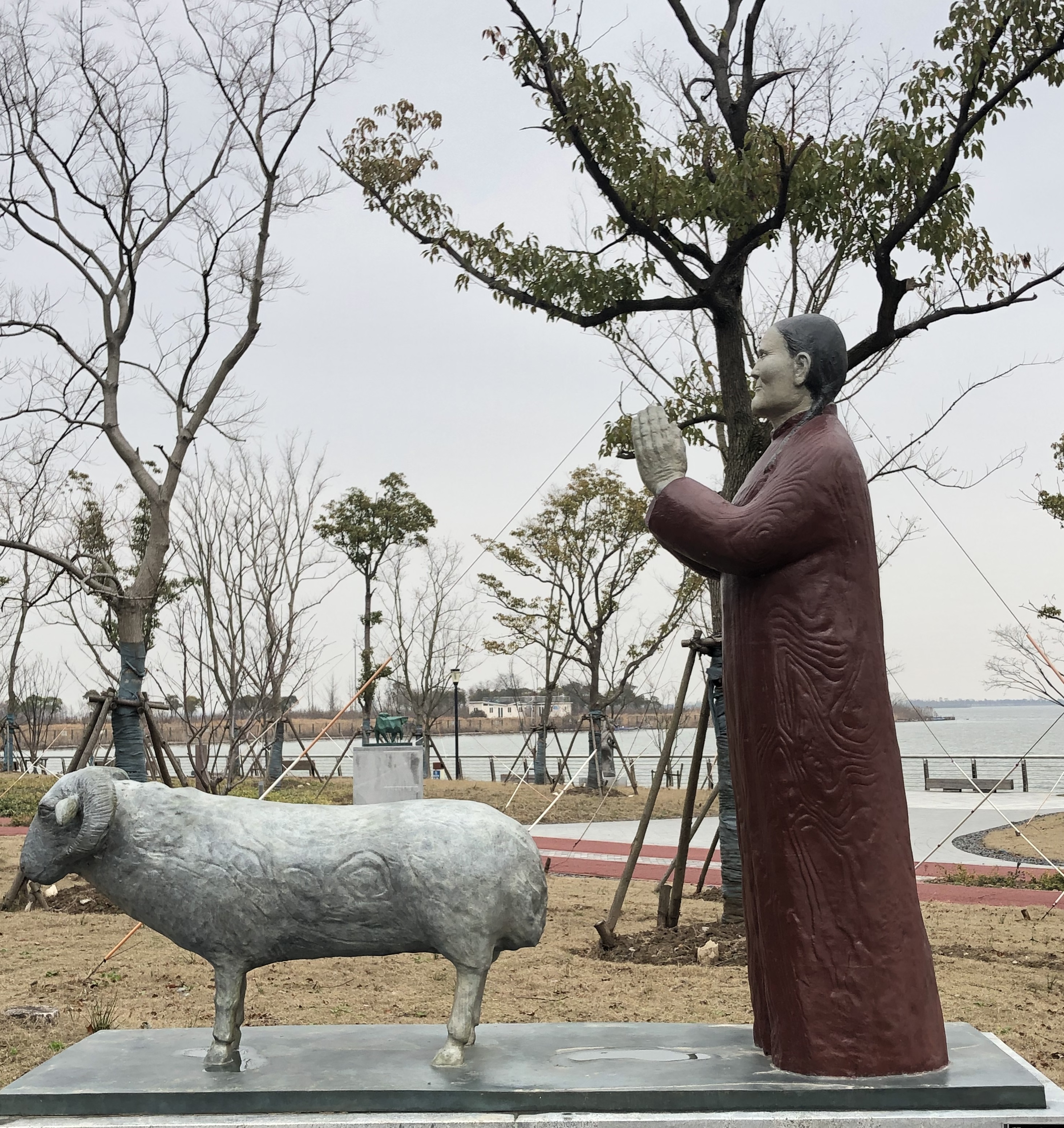 《滴水湖中国名家主题雕塑园》雕塑作品摄影(图21) 《滴水湖中国名家主题雕塑园》雕塑作品摄影(图21)