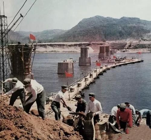 太岚铁路多艰险 雄狮劲旅创佳篇(图1)