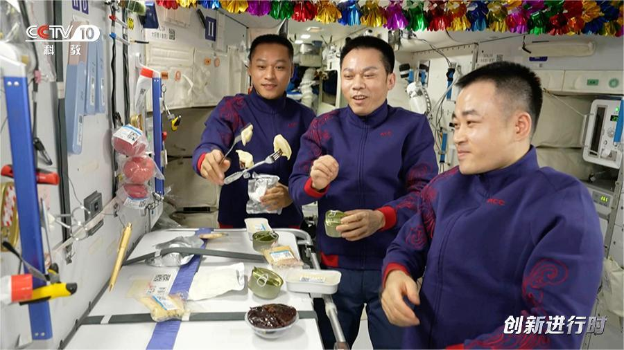今天是中国航天日，这些中国航天的高光时刻讲给孩子听 - 新华网客户端