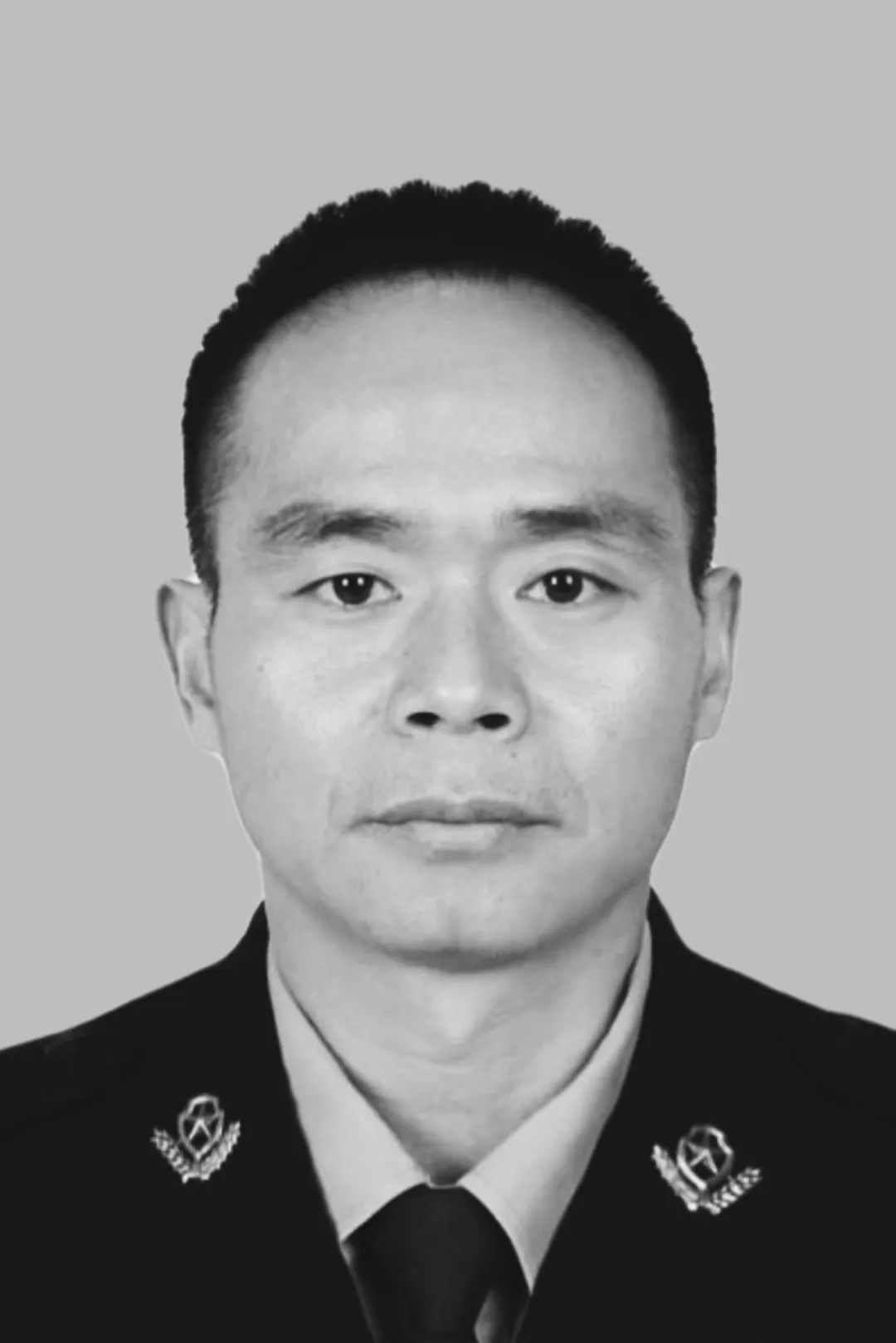 悲痛!洪江市公安民警杨碧冰因公牺牲,年仅43岁 - 新华网客户端