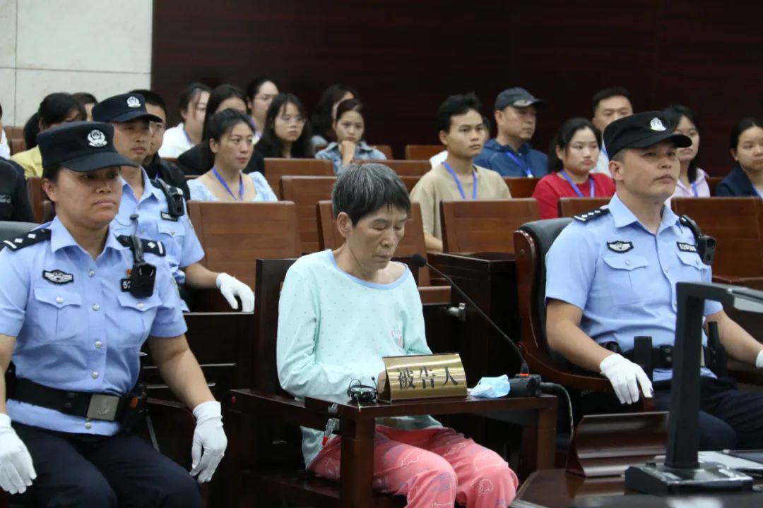 被告人余华英拐卖儿童罪案一审宣判 - 新华网客户端