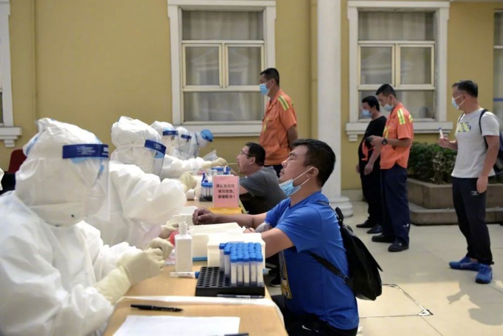 青岛港：组织1.2万名员工核酸检测，结果全部为阴性
